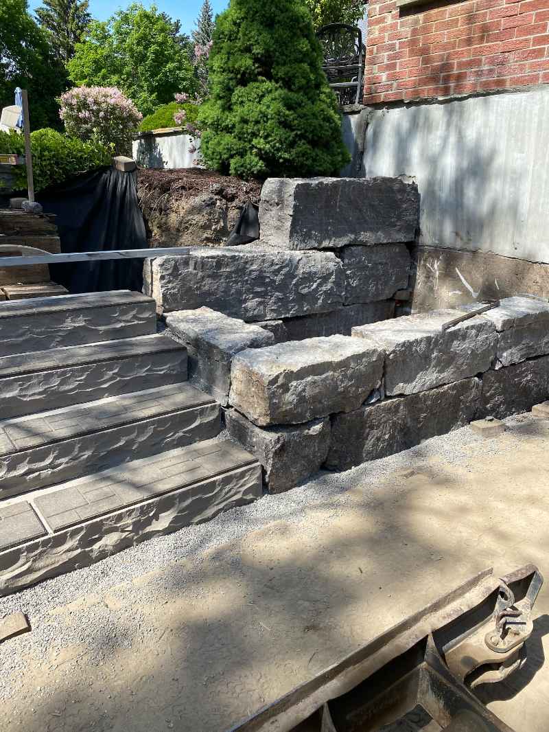 Markham Masonry - Landscaping Gallery Image 37